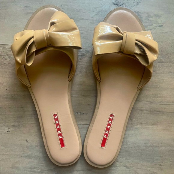 Prada Patent Leather Bowtie Nude Sandals - Picture 2 of 5